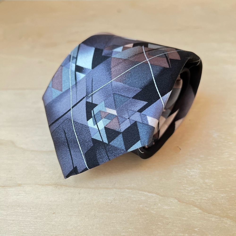 Men’s Garcia geometric retro necktie lady with the argyle socks